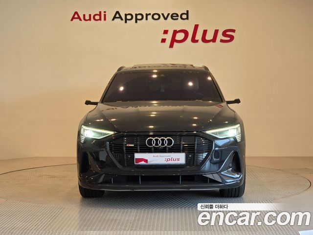 Audi e-Tron 55 Quattro Sportback - фото 2