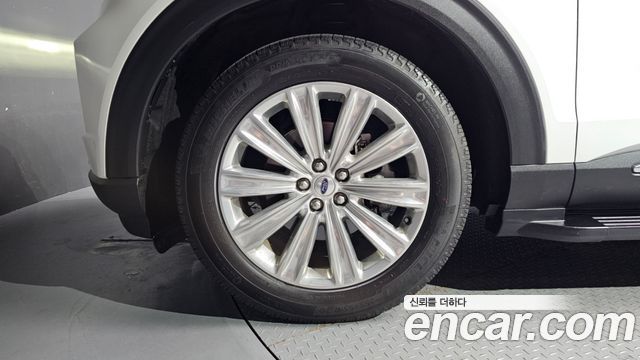 Ford Explorer 6-го поколения 2.3 LimIted 4WD - фото 4