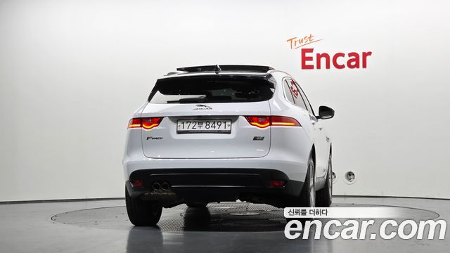 Jaguar F-PACE 20d Prestige - фото 3