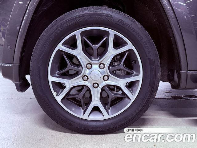Jeep Cherokee 3.6 Overland WK2 - фото 4