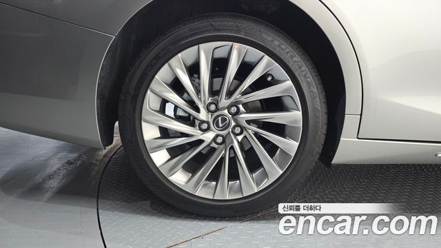 Lexus ES 300h 7-го поколения Executive - фото 3
