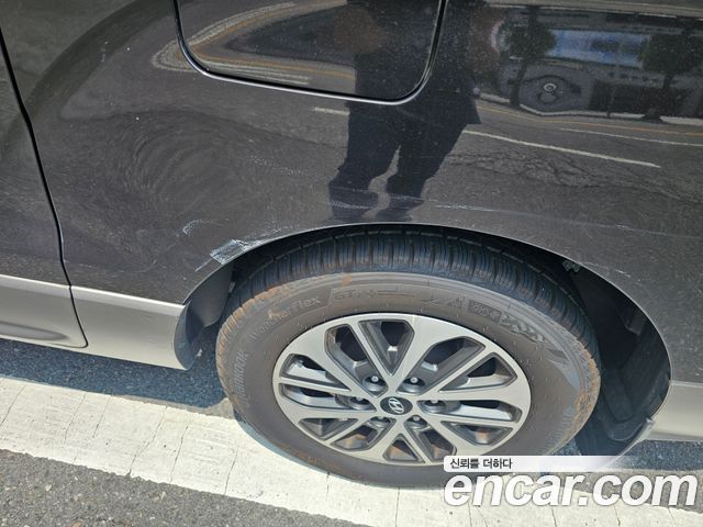 Hyundai Starex New 4WD Urban 9-Seater Exclusive - фото 0