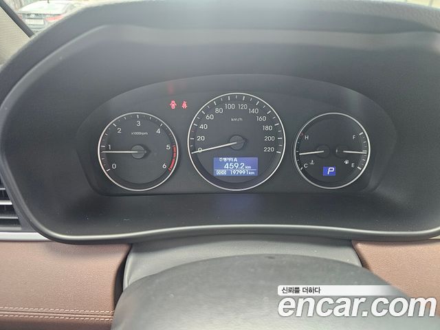 Hyundai Starex New 4WD Urban 9-Seater Exclusive - фото 4