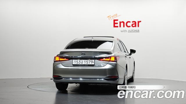 Lexus ES 300h 7-го поколения Luxury Plus - фото 2