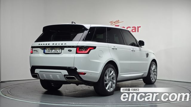 Land Rover Range Rover Sport 2-го поколения 3.0 SDV6 HSE Dynamic - фото 1