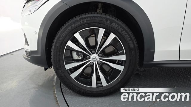 Volvo V90 Cross Country B5 Plus AWD - фото 3