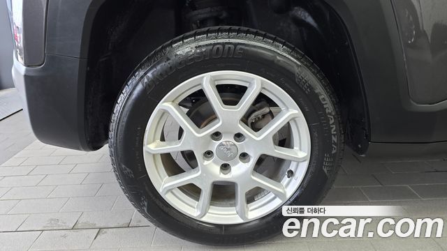 Jeep Renegade 2.4 Limited - фото 4
