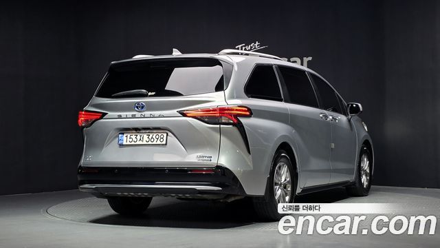 Toyota Sienna 4-го поколения 2.5 Hybrid AWD - фото 0