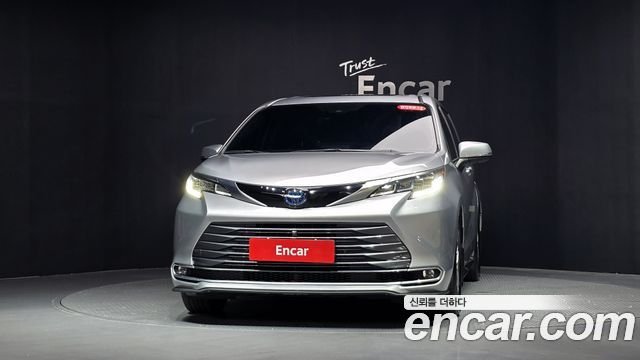 Toyota Sienna 4-го поколения 2.5 Hybrid AWD - фото 1