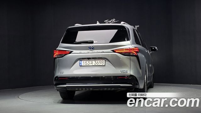 Toyota Sienna 4-го поколения 2.5 Hybrid AWD - фото 2