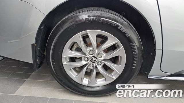 Toyota Sienna 4-го поколения 2.5 Hybrid AWD - фото 3