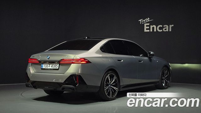 BMW 5 Series G60 530i xDrive M Sport - фото 1