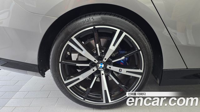 BMW 5 Series G60 530i xDrive M Sport - фото 4
