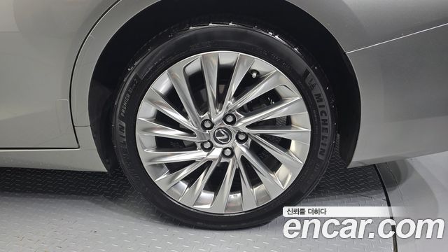 Lexus ES 300h 7-го поколения Luxury Plus - фото 4