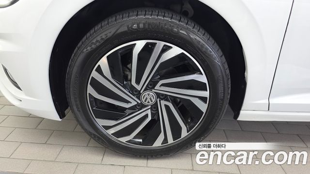 Volkswagen Jetta 7-го поколения 1.4 TSI Premium - фото 4