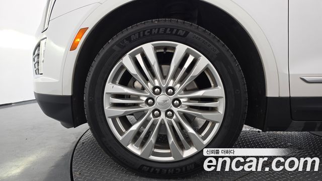 Cadillac XT5 3.6 Premium Plus AWD - фото 4