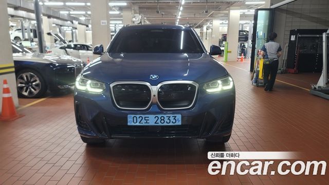 BMW iX3 M Sports - фото 2