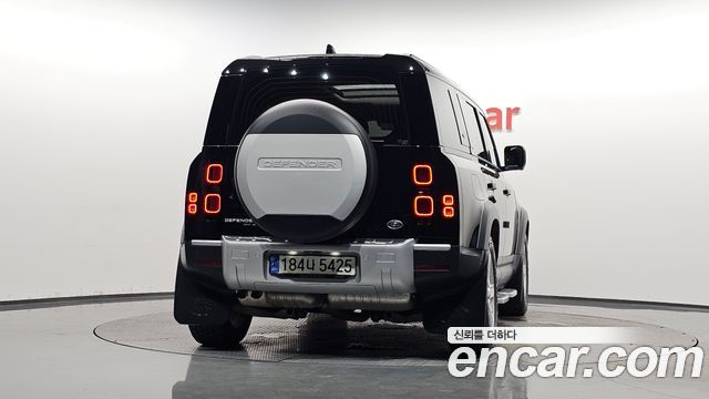 Land Rover Defender L663 110 D240 SE - фото 2