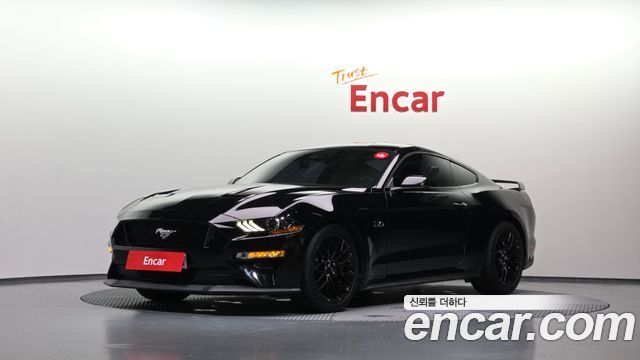 Ford Mustang GT Coupe - фото 0