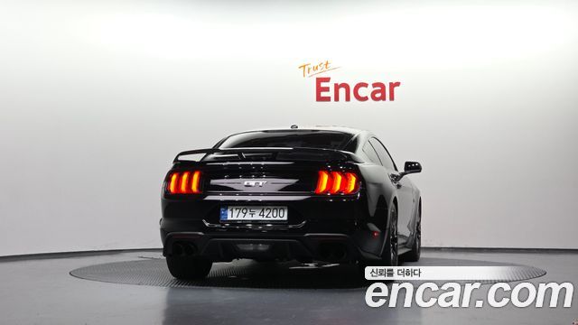 Ford Mustang GT Coupe - фото 3