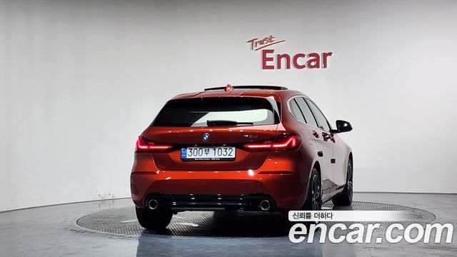 BMW 1 Series F40 118d Sport - фото 3