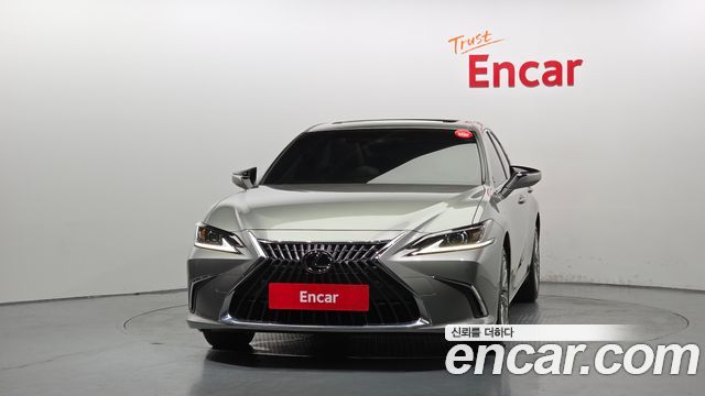 Lexus ES 300h 7-го поколения Luxury Plus - фото 2