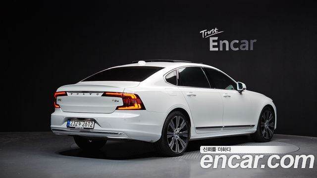 Volvo S90 T8 AWD Ultra Bright - фото 1