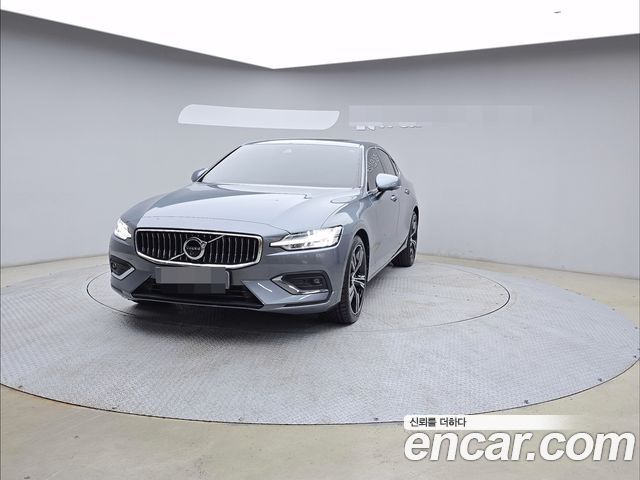 Volvo S60 3-го поколения B5 Inscription - фото 0