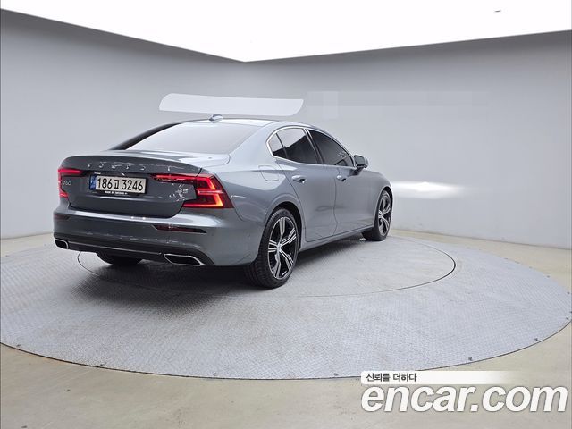 Volvo S60 3-го поколения B5 Inscription - фото 1