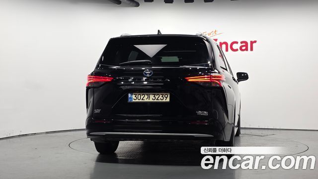 Toyota Sienna 4-го поколения 2.5 Hybrid AWD - фото 2