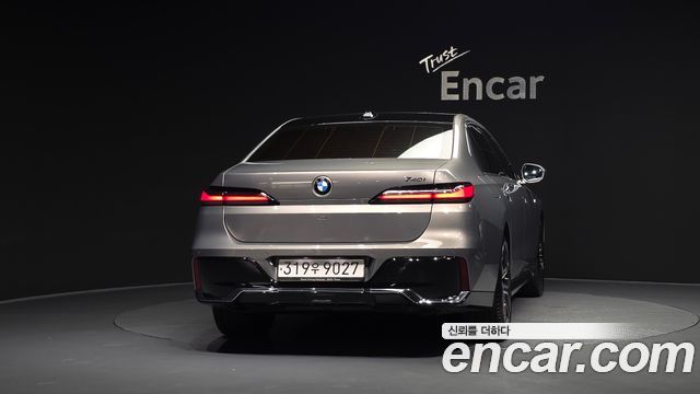 BMW 7 Series G70 740i sDrive M Sport - фото 3