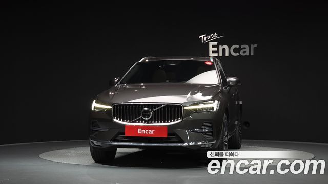 Volvo XC60 2-го поколения B5 Ultra Bright - фото 2