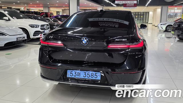 BMW i7 G70 xDrive 60 Design Pure Excellence - фото 4
