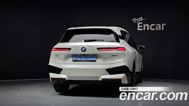 BMW iX xDrive50 Sports Plus - фото 3