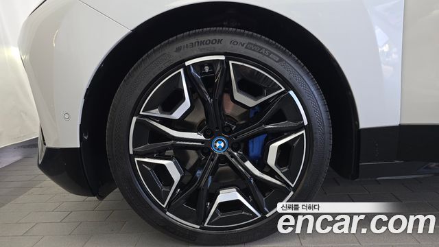 BMW iX xDrive50 Sports Plus - фото 4