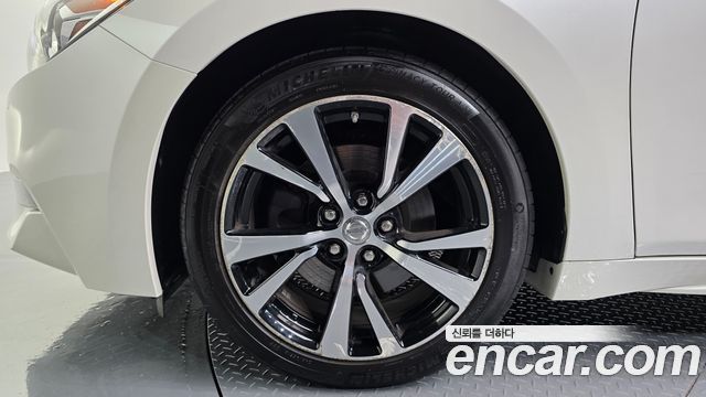 Nissan Maxima A36 3.5 Platinum - фото 3