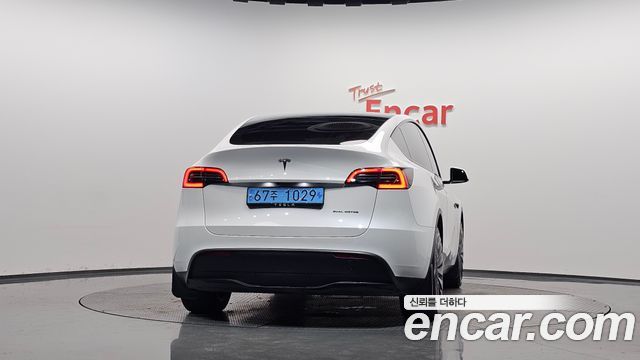 Tesla Model Y RWD - фото 3