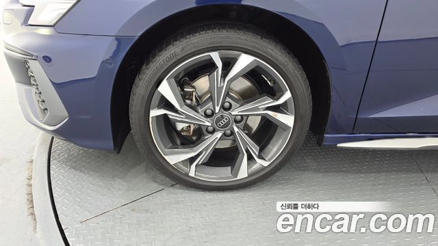 Audi A3 40 TFSI Premium - фото 4