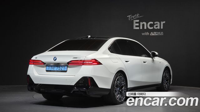 BMW i5 G60 xDrive 40 M Sport - фото 0