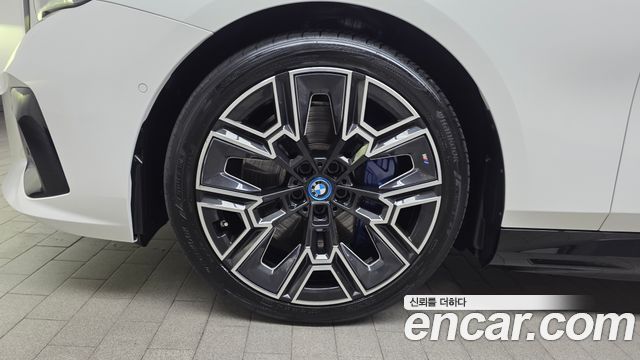 BMW i5 G60 xDrive 40 M Sport - фото 3