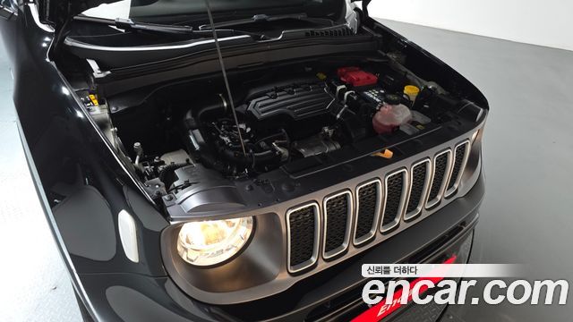 Jeep Renegade 1.3 Limited - фото 4