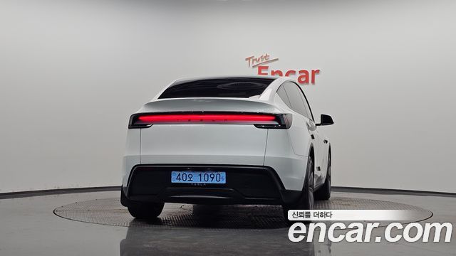 Tesla Model Y Premium RWD - фото 2
