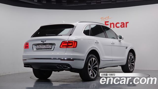 Bentley Bentayga 4.0 V8 - фото 1