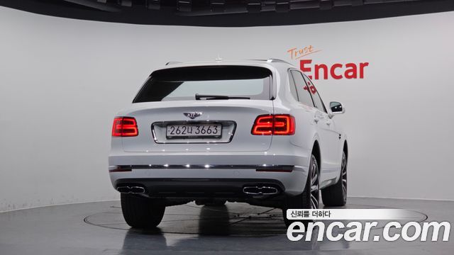 Bentley Bentayga 4.0 V8 - фото 3