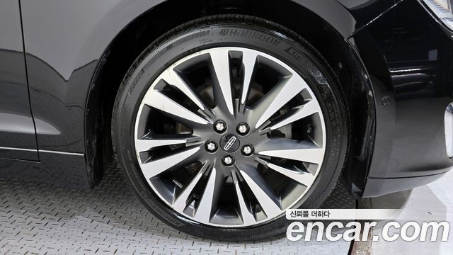 Lincoln MKZ Hybrid 2nd - фото 4