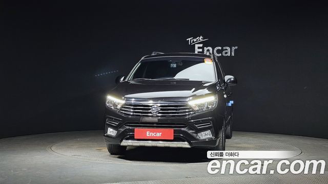SsangYong Korando Turismo 4WD TX 9-seater - фото 2
