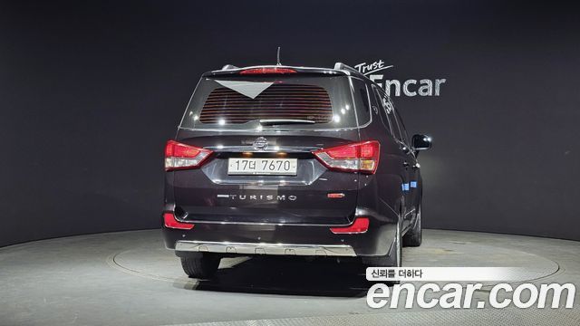 SsangYong Korando Turismo 4WD TX 9-seater - фото 3