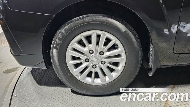 SsangYong Korando Turismo 4WD TX 9-seater - фото 4