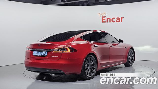 Tesla Model S Long Range - фото 1