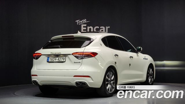 Maserati Levante 2.0 GT AWD - фото 1